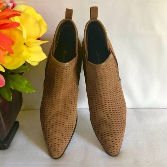 Donald Pliner Darla Brown Suede Perforated Western Chelsea Ankle Boots Booties 6 - Picture 6 of 10